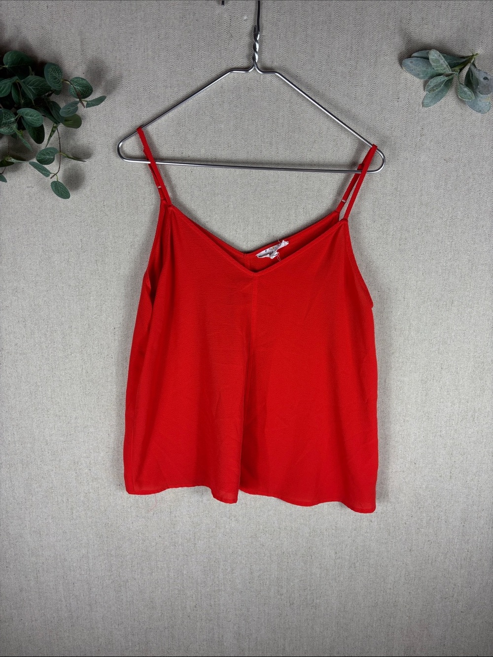 Pink Rose > Red V-Neck Spaghetti Strap Tank Top Large